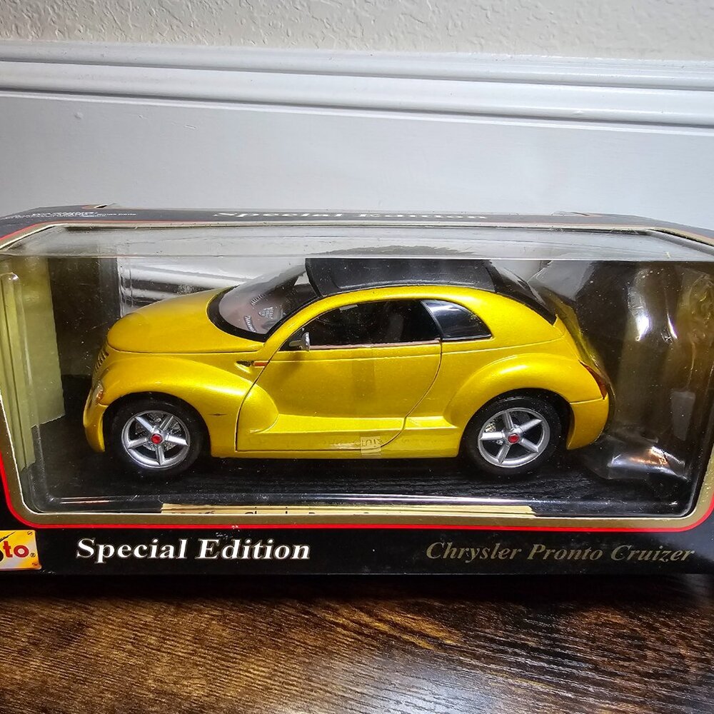 Maisto Special Edition Chrysler Pronto Cruizer 1:18 Original Concept Version